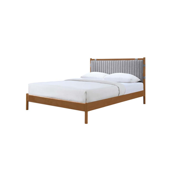 CAMA QUEEN EN TELA GRIS Y PATAS ACABADO DE MADERA